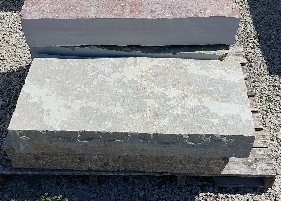 CiFCO Collinsville, IL Materials - Natural Stone - Machine Cut Steps - 3 foot Chilton